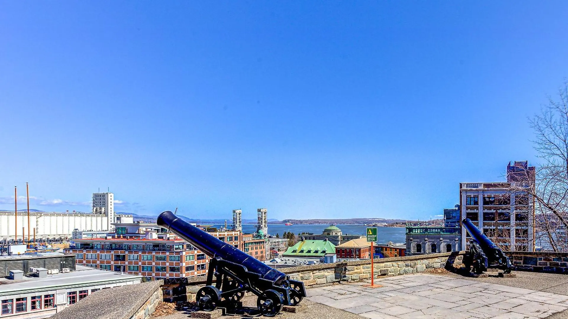 Hôtel Automatisé Manoir des Remparts Quebeque Canadá