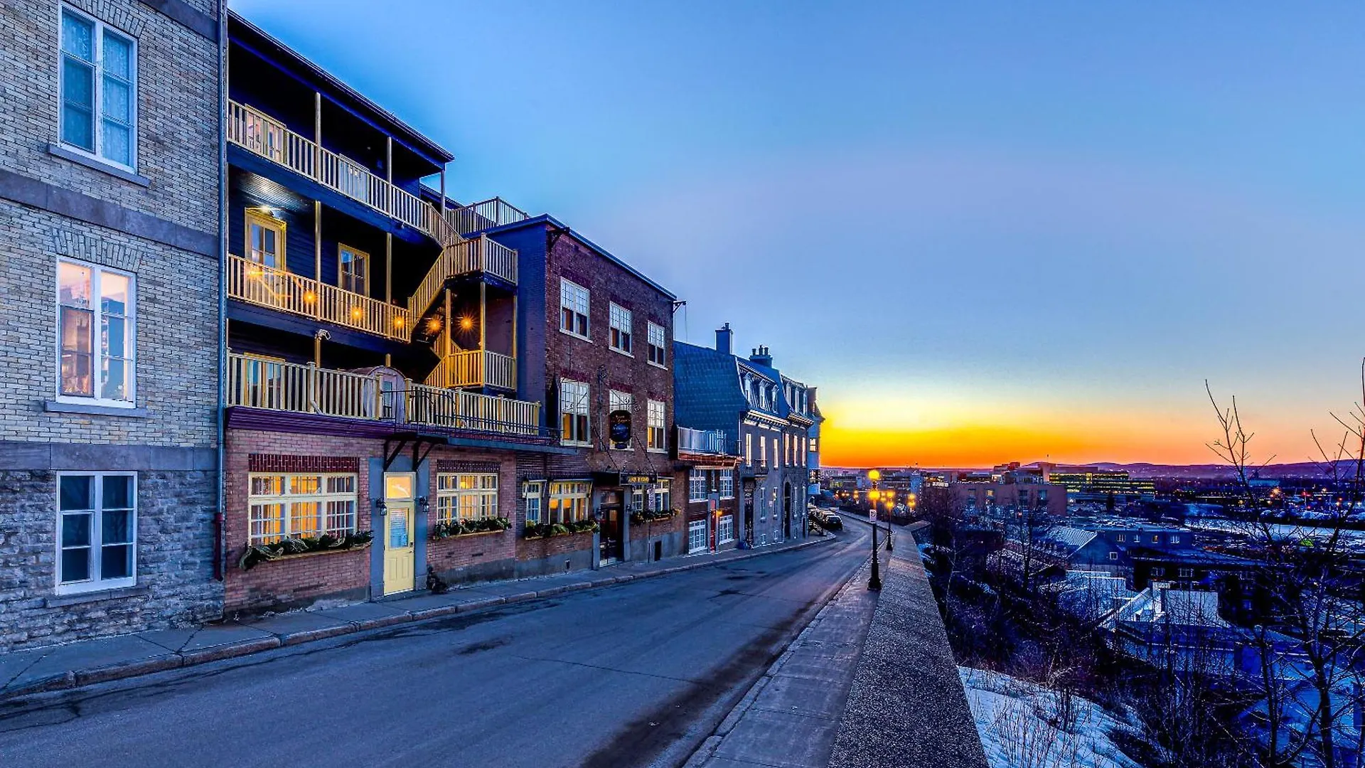 North House - Hotel Automatise Manoir Des Remparts  Quebec City