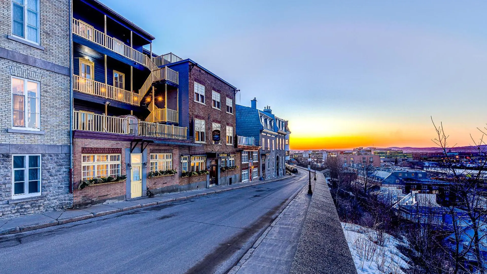 North House - Hotel Automatise Manoir Des Remparts 2*, Quebec City