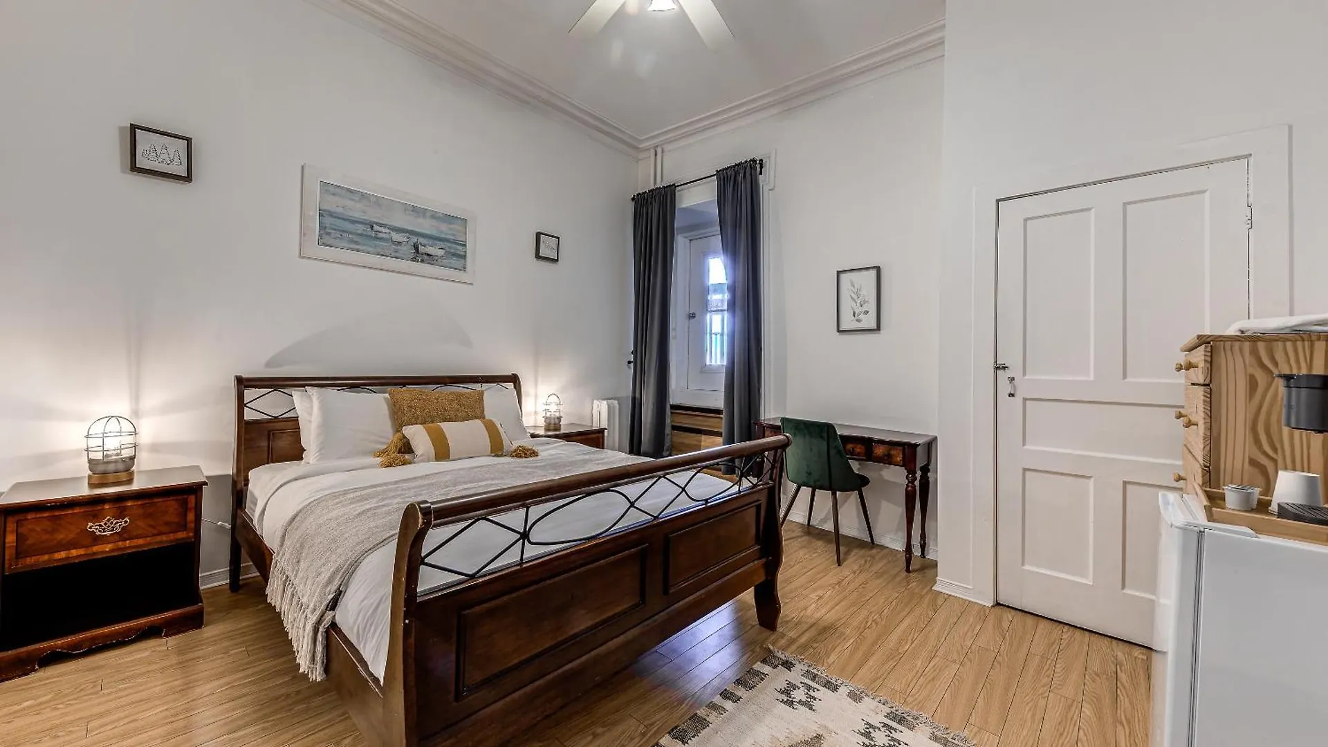 North House - Hotel Automatise Manoir Des Remparts 2*, Quebec City