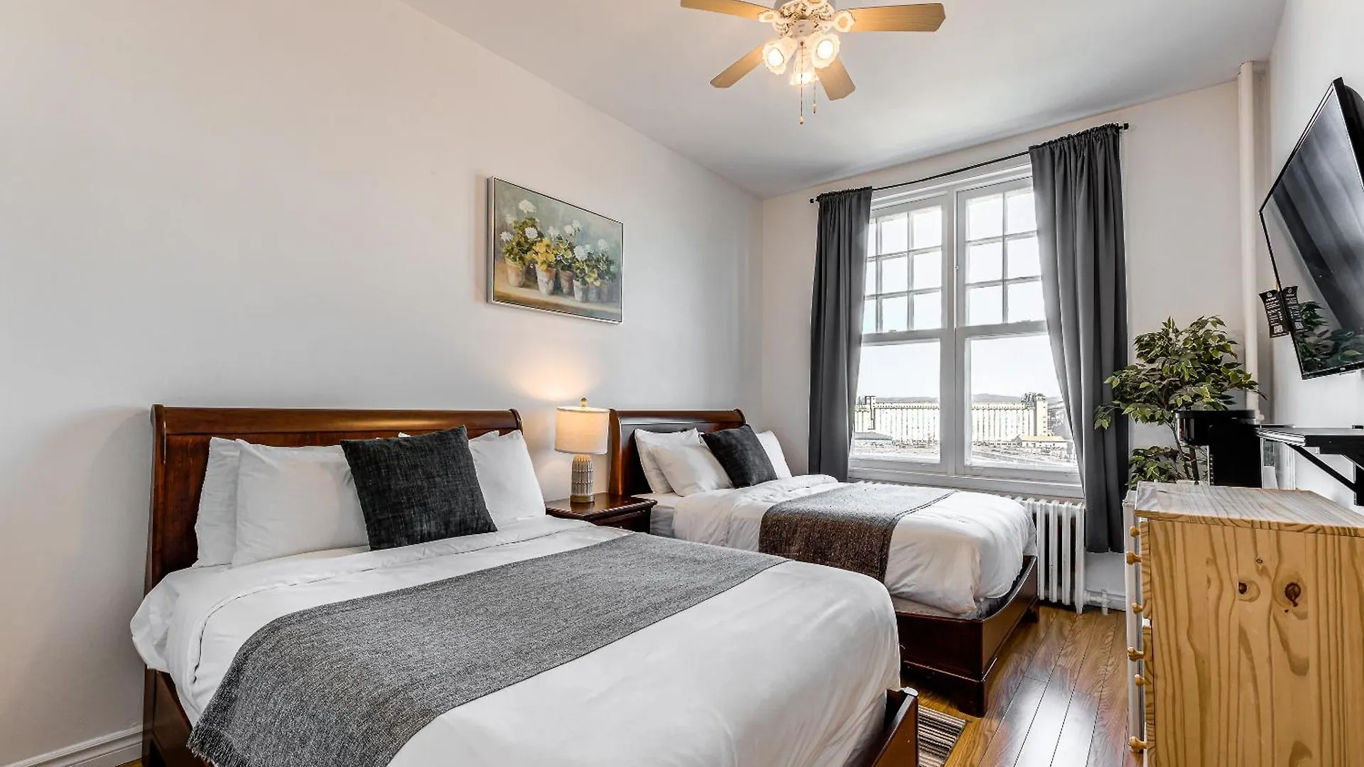 North House - Hotel Automatise Manoir Des Remparts 2*, Quebec City